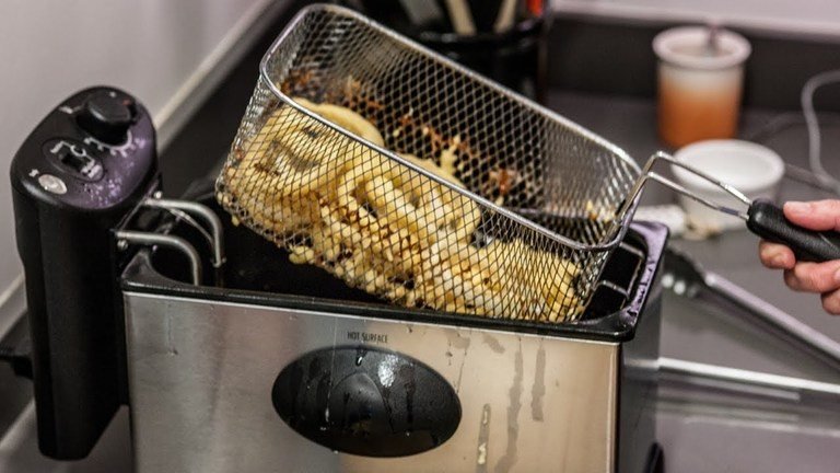 5 Best Electric Deep Fryers Reviews – Buyer Guide 2020